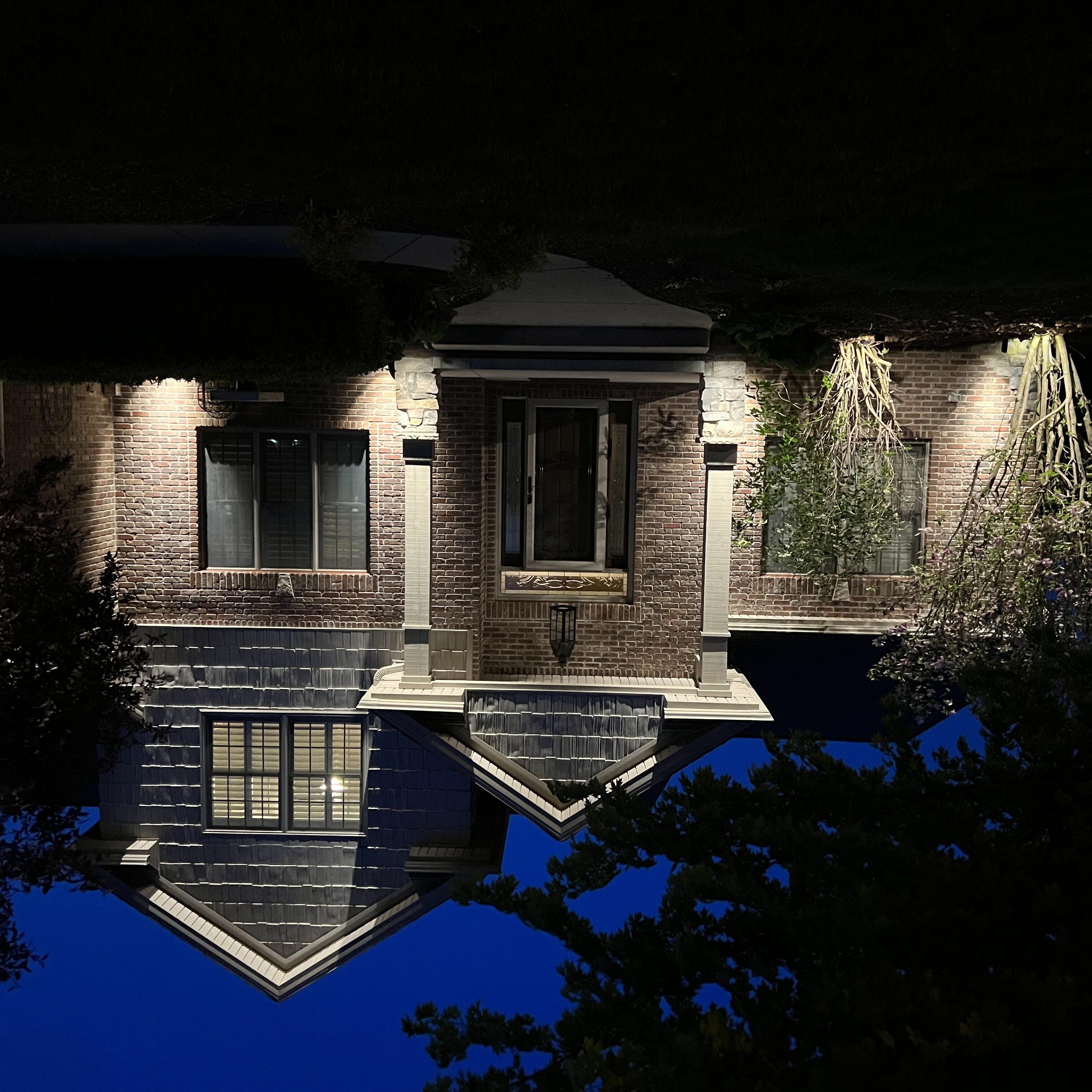 Landscape lighting for a large home Landscape lighting for a large home