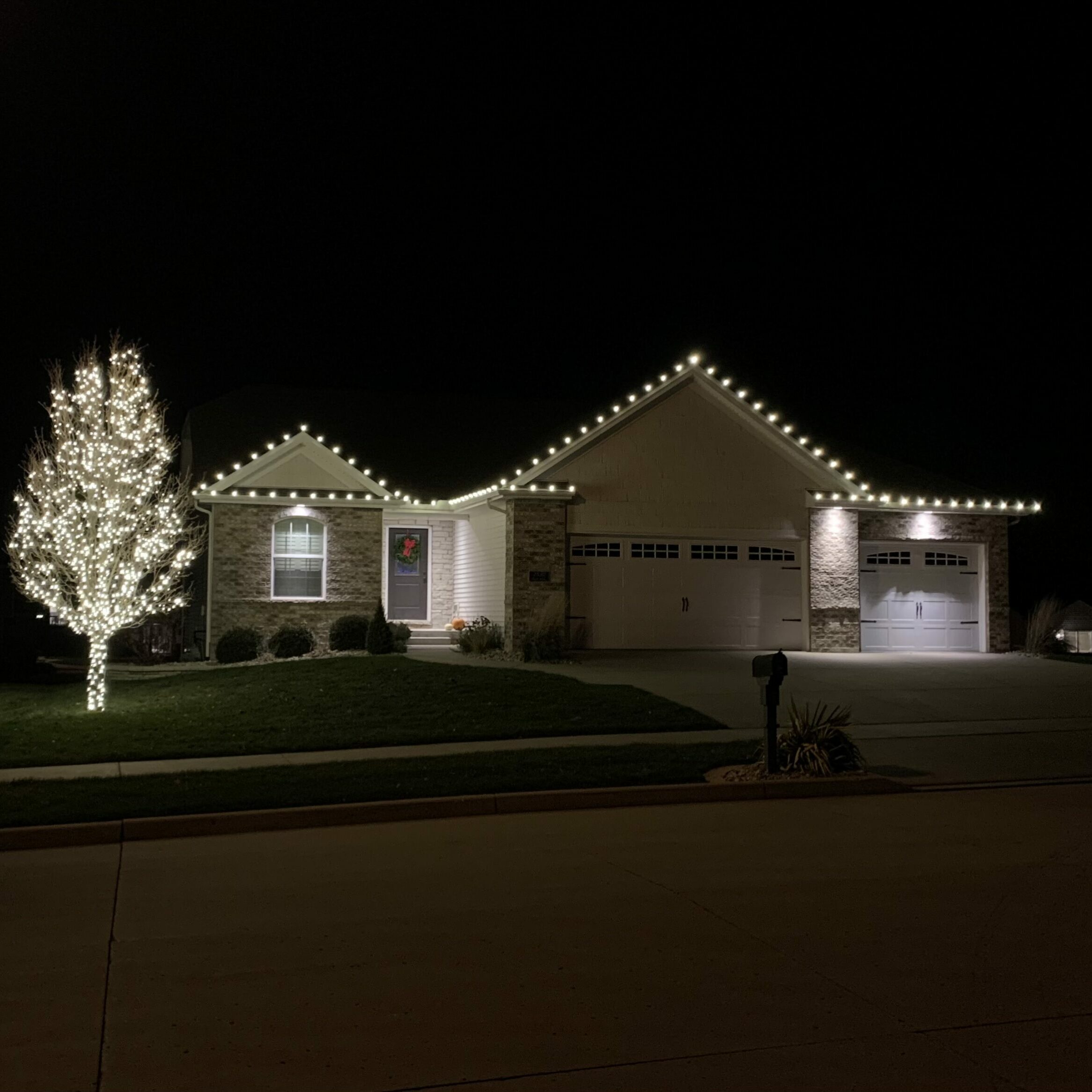 Peoria, IL Christmas Lighting Bright Bombers Holiday Lights